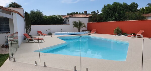 Piscine sécurisée

