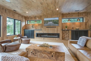 Stunning LKN views from the living area