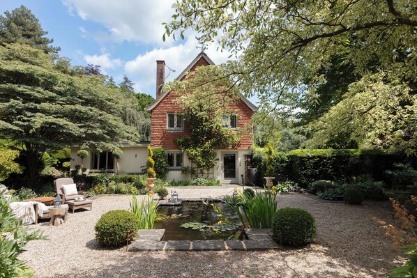 Garden area and front view of the property 