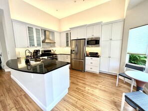 Kitchen - huge island 