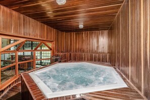 Bain à remous intérieur