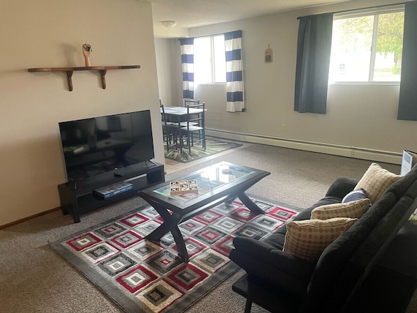 Living room with 50" tv