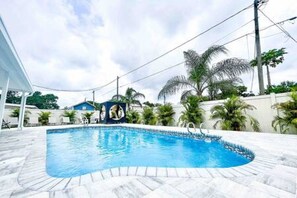 Crystal Clear Private Swimming Pool w/ Pool Toys!