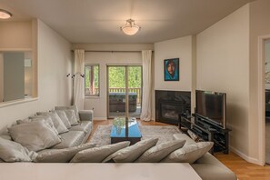 Beautiful Specious Living Room