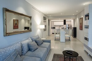 Living-Dinning Area (1)