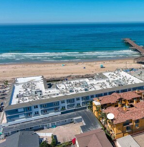 A hop, skip, and a jump from the legendary Pismo Beach Pier, right in the heart of all the fun in sunny Pismo Beach. Bring the whole crew - we've got you covered for 8 guests to soak up the good times