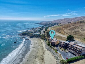 Discover the premier beachfront location in Cayucos, mere steps from the water's edge, the renowned Cayucos pier, and downtown dining.