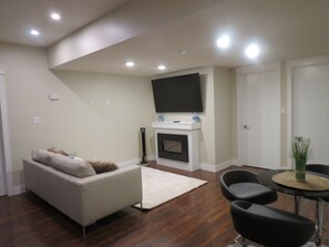 Open-Concept Suite