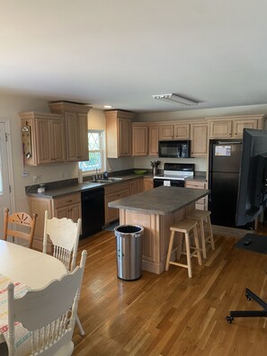 Kitchen and Dining 