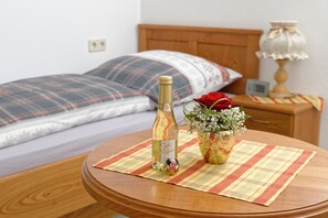 Single Ferienwohnung Alpenkammerl mit Außen-Sitplatz (Gartenblick-Träumen Sie schön in ihrem Alpenkammerl