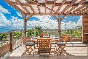 Villa Canopée - Dining area overlooking the bay of Fort-de-France (2)