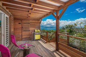 Villa Canopée - An unobstructed view of the bay of Fort-de-France from the terrace.
