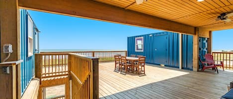 U-Shaped design = Huge deck and a great view! Covered area for cooling down!