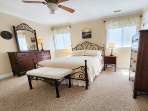 Main bedroom, with bathroom attached