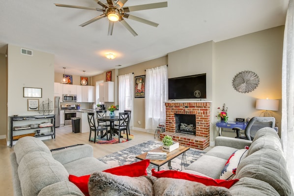 St. Louis Vacation Rental | 2BR | 1BA | 1,300 Sq Ft | Steps Required to Enter