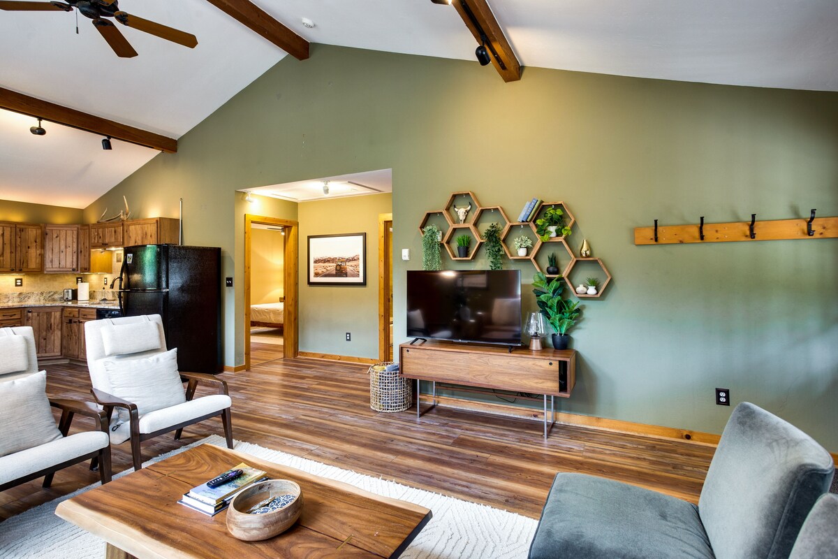 Hike, Bike, Raft: Colorado Home Near Crested Butte