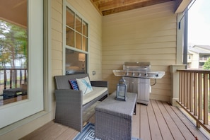 Balcony | Gas Grill | Outdoor Seating | Free WiFi