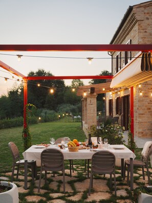 Outdoor dining