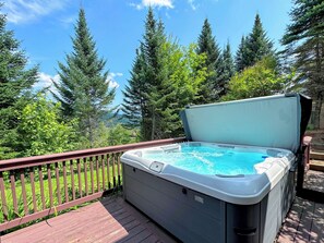 Private Hot Tub!