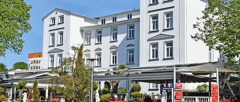 Appartementhaus mit Balkon im Ostseebad Göhren (KN)