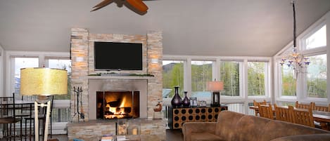 Living room w/fireplace, smart TV