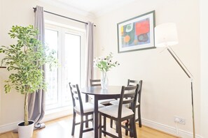 WORKSPACE - WORK REMOTELY FROM THIS APARTMENT