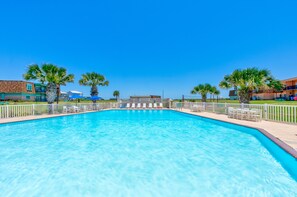 exterior - Community pool