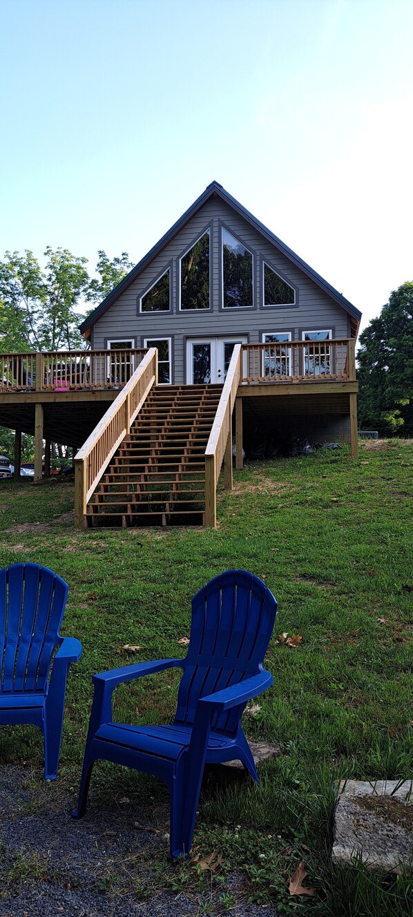 front access to the yard and fire pit 