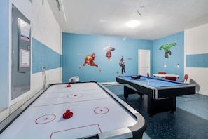 Spielezimmer