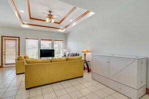 Living Room | Queen Murphy Bed | Twin Daybed w/ Twin Trundle