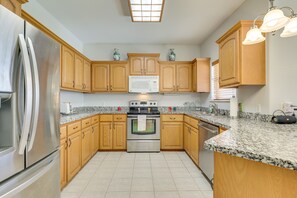 Kitchen | Drip Coffee Maker | Blender | Toaster