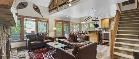 402 Chaparral Timber Escape! Relaxing Deer Valley Condo with Hot Tub! Close to Skiing &amp; Hiking! - a SkyRun Park City Property - Welcome to Timber Escape at Chapparal!