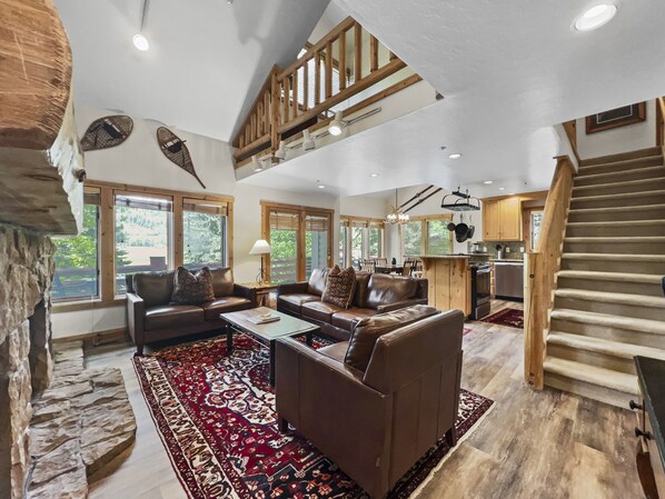 402 Chaparral Timber Escape! Relaxing Deer Valley Condo with Hot Tub! Close to Skiing &amp; Hiking! - a SkyRun Park City Property - Welcome to Timber Escape at Chapparal!