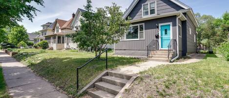 Saint Paul Vacation Rental | 2BR | 1BA | 1,070 Sq Ft | Stairs Required