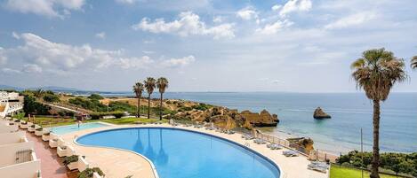 Shared outdoor pools with a gorgeous view of the ocean #pool #sea