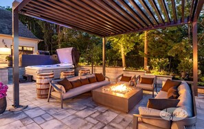Cabana, Seating &amp; Gas Fireplace