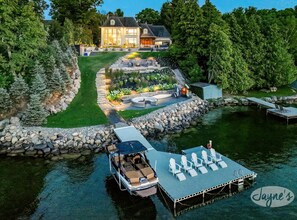Chateau Lake Simcoe - Lake Side