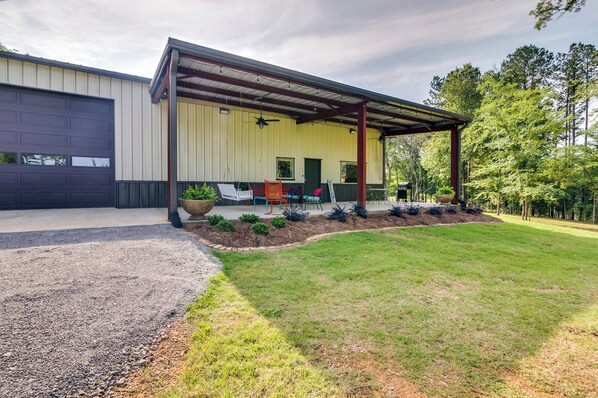 Starkville Vacation Rental | 1BR | 1BA | Step-Free Access | 750 Sq Ft