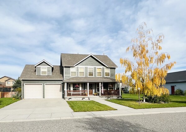 Fall Front of house 