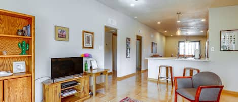 Tempe Vacation Rental | 3BR | 2BA | 1,300 Sq Ft | Step-Free Access