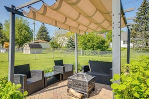 Private Backyard | Covered Patio | Fire Pit