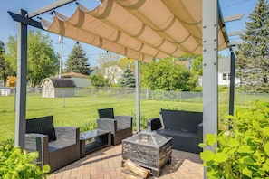 Private Backyard | Covered Patio | Fire Pit