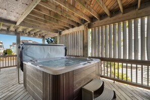 SV26: Seven Sisters 26 | ML Bedroom 3 - Deck Access to Hot Tub
