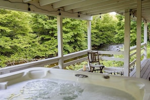 Bain à remous extérieur