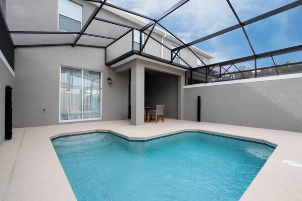 Patio w Pool