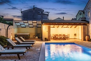 Swimming pool