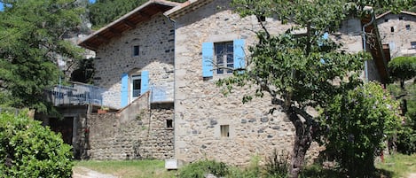 Bienvenue à la Maison du Milou, en bordure d'un hameau calme et tranquille...