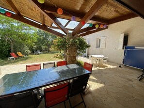 Outdoor dining
