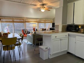 Create your own meal in this fully-stocked w/pots & pans kitchen. 