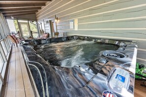 Hot Tub, Tub, Chair, Furniture, Indoors